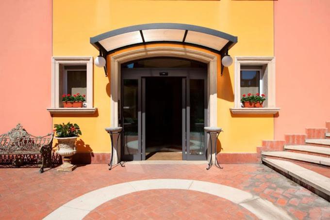 볼로냐 Residenza Carracci 아파트 호텔 외부 사진