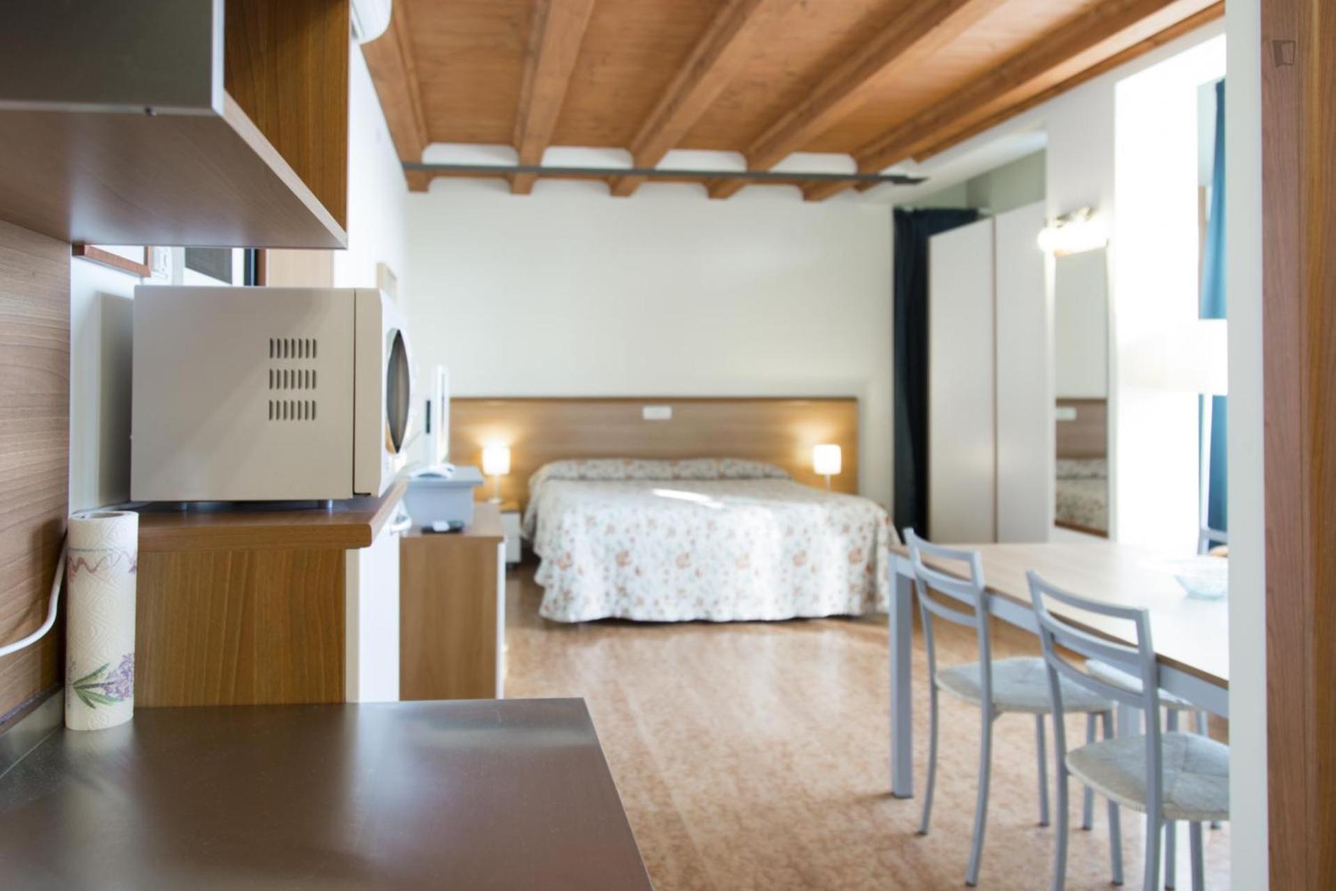 볼로냐 Residenza Carracci 아파트 호텔 외부 사진