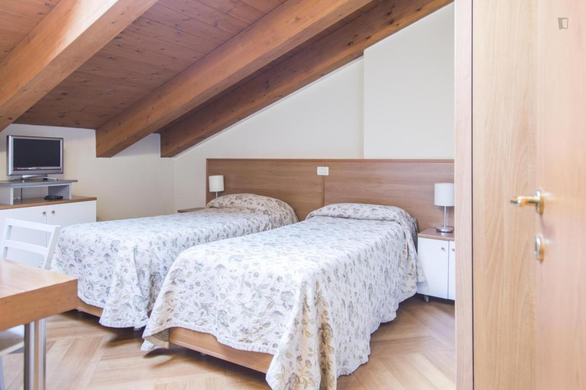 볼로냐 Residenza Carracci 아파트 호텔 외부 사진